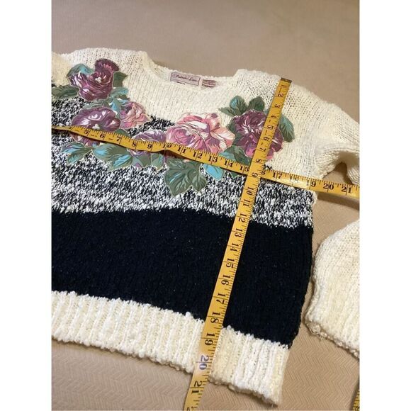 Vintage Penbrooke Lane Embellished Sweater Floral Pearl Size M - Picture 4 of 10
